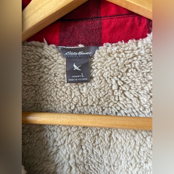 Eddie Bauer Buffalo plaid shacket with Sherpa lining - Picture 4 of 5